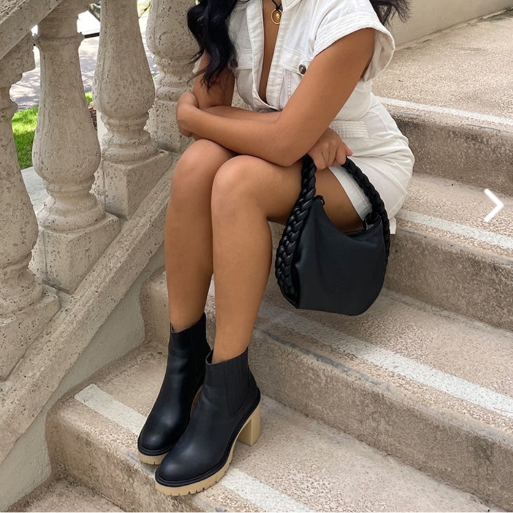 Dolce Vita boots, lightly worn, comfortable fit!